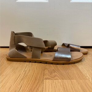 Sorel Metallic Ash Brown Ella Flat Sandel Size 9.5